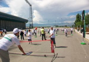 Sokak tenisi ilgi buldu